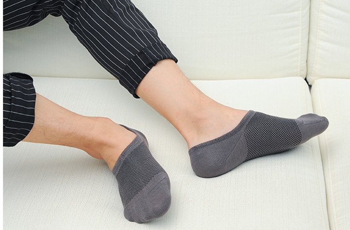 Mùa xuân và mùa hè lưới phần mỏng vớ nam sợi tre khử mùi vô hình thuyền socks bông vành đai silicone non-slip nam nông vớ