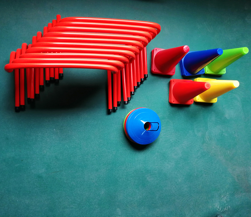 Football training equipment Small hurdles Basketball training Small hurdles Jumping hurdles Taekwondo obstacles Children's hurdles