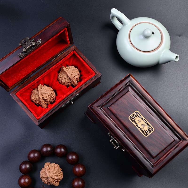 Red wood text playing walnut collection box handlebar piece containing box to play massage ball treasured box red and sour branches solid wood box