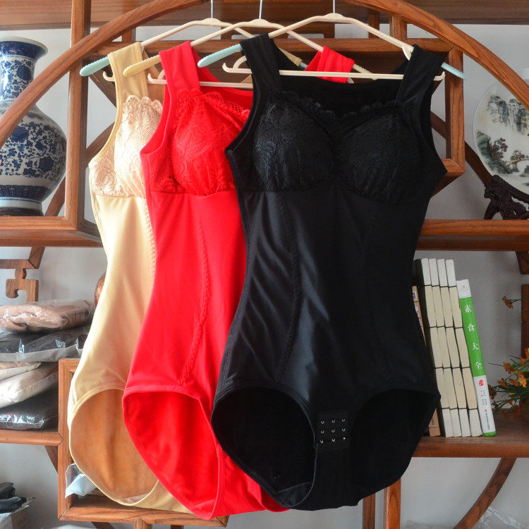 Autumn and winter thickened velvet with chest pad can be desirable warm jumpsuit shapewear free bra corset