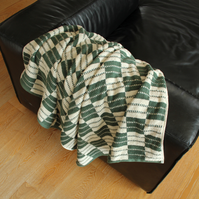 Ordered Geometric Pattern Checkerboard Grid Export Pure Cotton Thickened Non-Fluorescent Absorbent Bath Towel