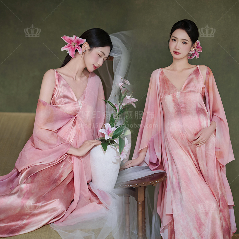 New Style of Maternity Photography Clothing for Photo Studios, New Chinese Style, Retro Zen, Cool and Gradient Dyed V-Neck, Maternity-Themed Photography