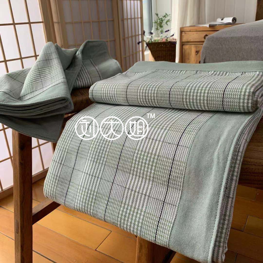 Sister Liu's family emergency clearance to handle a batch of encrypted thickened cool mat three sets of 21 yarn for the mall