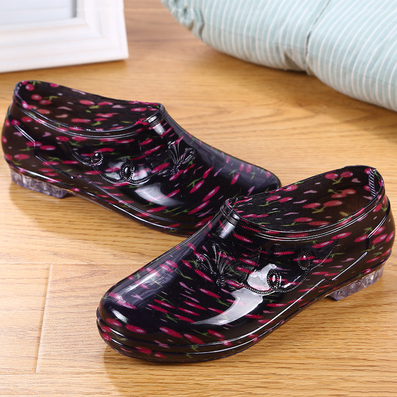 Low-top waterproof shoes shallow mouth rain boots rain boots rubber shoes net red crystal overshoes women treading water non-slip adult fashion summer
