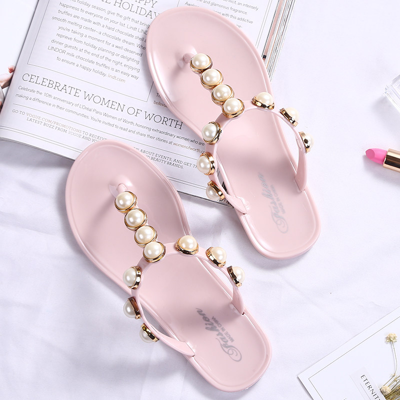 Flip-flops Female Summer Hong Kong style outdoor wear INS fashion students Korean version of flat bottom fashion all-around crystal non-slip flip-flops