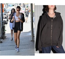 Kaia Gerber star with the same boyfriend style loose version of the wool lining front pocket sweater hoodie