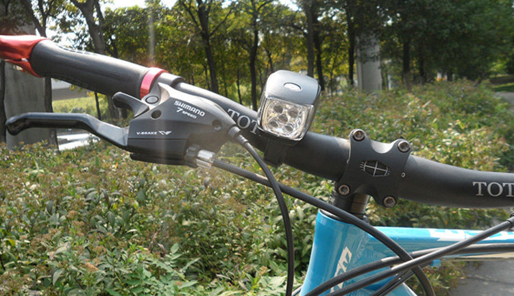 Lumière vélo - phare - Ref 2398956 Image 32