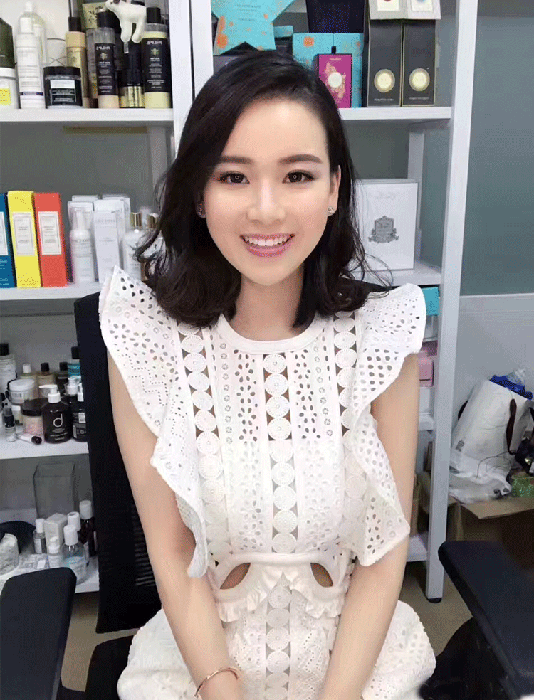Hương thơm nhỏ váy trắng ren khâu thêu eo mỏng tự trồng kỳ nghỉ dài một- dòng váy váy xòe ngắn liền thân