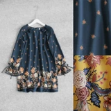 XT022D 0313 Элегантное и милое шифоновое платье свободного кроя с круглым вырезом и оборками на манжетах и ​​длинными рукавами.