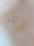 Изысканные маленькие серьги с цирконом