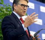 欧佩克+的减产协议光看热闹，却不见一点效果，特朗普想借欧佩克+减产来拯救美国页岩油行业似乎是不可能了。那美国是否会减产自救？美国页岩油行业又将面临怎样的命运...