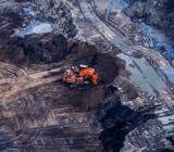 在沙特阿拉伯和俄罗斯之间的油价战中，加拿大可能是最大的受害者。受全球最大的两个原油出口国供应不受限制以及公共卫生事件导致需求减少的影响，加拿大油砂生产的基...