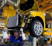 美国7月IHS Markit制造业PMI报告：产出、新订单和就业大幅扩张，通胀仍飙升，企业存在填补职位空缺困难