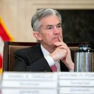 美国标普500指数周四收跌0.38%，因担忧企业季报、数据、刺激方案和大选；