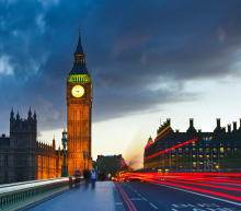 前英国央行行长警告称，如果央行利率降至零以下，投资者就会采取囤积现金的行为