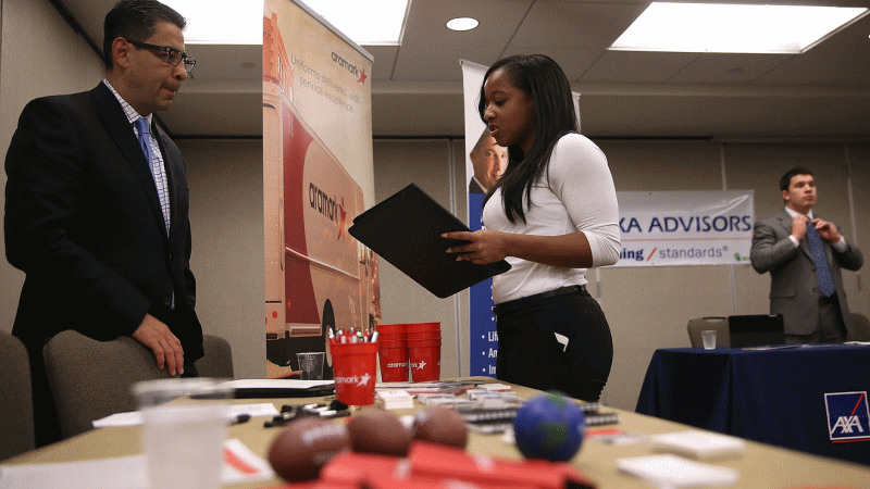 一项经济指标显示，美国的就业复苏可能持续到6月初