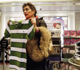 欧洲时段公布的英国6月零售销售数据好于预期，英镑短线拉升30余点至1.3018后回落；数据表明6月英国零售业活动明显复苏，料将抵消此前糟糕的6月CPI数据的部分