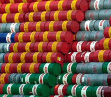 原油受自然灾害影响开始进入修整期，受灾炼油厂逐渐开始恢复产能，原油需求与产能开始上升，但灾害造成的影响还需要周期来平复，同时由于利比亚产量大跌，8月OPEC产量下降，减产执行力提高。原油价格将得到一定提振