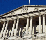 3月13日英国财政大臣哈蒙德就更新后的财政预测发布春季财政报告，措辞乐观，并将2018年经济增速预期从1.4%上调至1.5%，英镑兑美元短线拉升...