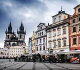 西欧各大国领导人，现在没一个好过的。已经持续三周的暴力抗议活动，让法国总统马克龙现在如坐针毡，骑虎难下。马克龙可能采取紧急减税措施来平息暴力抗议，但代价可能...