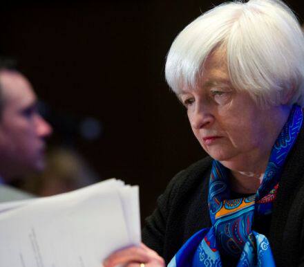 美国财政部长珍妮特·耶伦表示，尽管分析师和投资者普遍预测美国经济将再次衰退，但她仍预计美国经济将避免衰退...