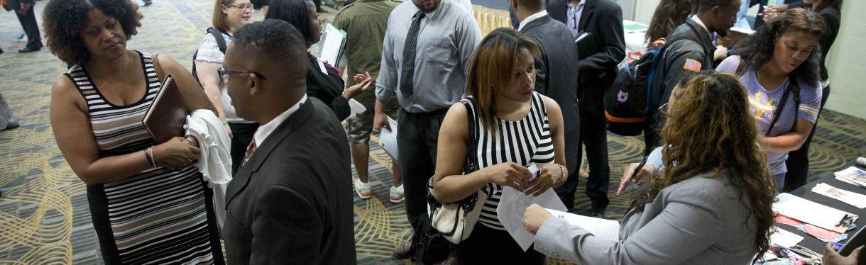 api原油库存周报数据官网发布，最快，今日，最新，今夜，美国石油协会原油汽油精炼油库存数据变动趋势图