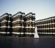 美国，尼日利亚以及利比亚持续增产，原油需求增速仍不足以消耗过剩的产量，原油在供需严重不平衡的情况下，难以出现反转行情，依旧维持空头格局。操作上，即时报价开仓做空