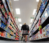 美国8月CPI同比环比双双高于预期，上周初请失业金人数增加28.4万人。数据公布后，美元短线上扬现货黄金短线下跌。但受朝鲜可能再发导弹的消息影响，黄金、日元随后急涨，行情仍在快速变化。