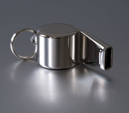 近期，美元指数疲软，创出近 2 年新低，令金银获得支撑。但加息方面，虽然美联储许多官员对通膨表示担忧，但目前看 3 月加息概率继续上升。从技术面上看，金银依然处于上升趋势当中，但由于上方将遇重要阻力位