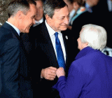 8月25日，美联储主席耶伦和欧洲央行行长德拉基接连发出警告，反对废除金融危机后的严厉金融规则。美国特朗普政府指责这些规则扼杀了美国的经济增长