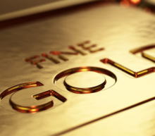 黄金交投于一周高位，黄金现报1947.15美元/盎司，涨幅0.04%；金价在一周高位附近持稳，市场关注欧洲央行利率决议；因欧洲央行今日稍晚公布政策决定之前，美元走软，给金价提供了一些支撑，但市场观望情绪较浓