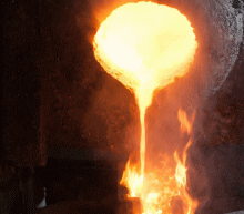 黄金的下挫也受到了获利回吐的影响。黄金在周一大涨超过1%，涨幅近20美元也导致了一些获利盘想落袋为安。并且随着美国和中国之间的贸易紧张局势升级引发避险情绪，全球股市震荡并削弱...