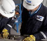 油服贝克休斯公布的数据显示，美国截至12月8日当周钻井总数增加2口，其中天然气钻井数持平，石油钻井数增加2口。公布后，美布两油几无反应，日内涨幅均维持于1%之上