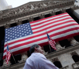 全球贸易风波频频升级之际，美股大盘遭受打压，而小盘股则获得上行动能。投资者纷纷将小盘股视为避险天堂，然而贝莱德警告称，小盘股的“好日子”也要到头了...