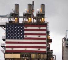 当地时间7月26日，美国白宫表示，为支持供应、平抑油价，美国将在已售出超过1.25亿桶石油的基础上，再从战略石油储备（SPR）中释放2000万桶石油...