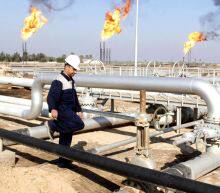 EIA数据显示美国原油产量和库存均出现下降，且随着石油输出国组织等国的持续减产，短期库存还将持续下滑，因减产行动已经开始改善供应过剩问题，这将令原油市场基本面情况逐步收紧