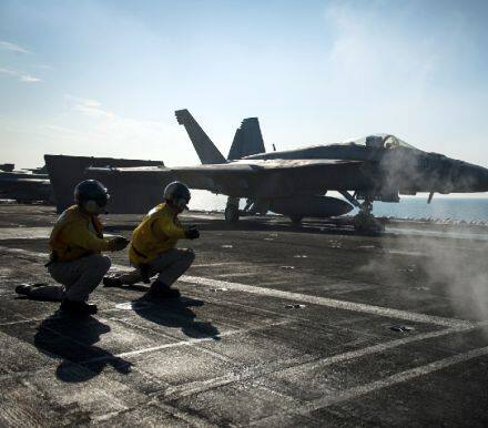 美国财政部本周二(11月21日)对朝鲜实施了新的制裁措施，以遏制朝鲜的核武器和弹道导弹项目。此前，美国总统特朗普在本周一宣布，将朝鲜重新列入支恐国的行列中