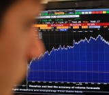 EIA数据公布后的交易，关键点是——速度要快！收到原油、汽油、精炼油库存数据之后，也就22:31左右，即刻对多空进行综合判断，随后下单，设置比平时略大的止损（≥15个点）（点击这里进一步了解：如何判断EIA