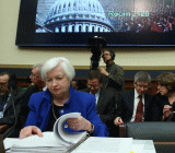 现在不是确定是否应该提高联邦存款保险公司担保上限的合适时机。而动用财政部...