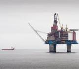 在经历11月的大跌后，油价在12月首个交易日大涨。沙特和俄罗斯延长限产协议、加拿大实施产量限制抵消了卡塔尔退出OPEC带来的负面影响...