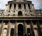 他认为，英国央行加息很难找到合理的理由；从理论上说，加息支持者给出了两个解释。其一，冬季的经济放缓是一种反常现象，其二，英国面临通胀压力；