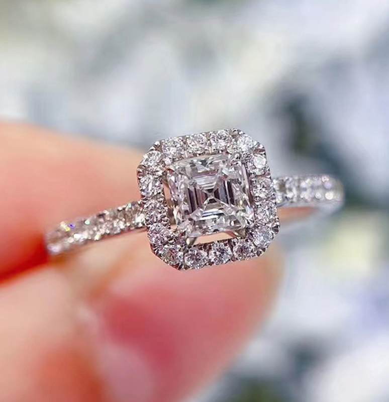 Gia Certificate 0.60 Carat g Color Vvs1 Clarity Non-Fluorescent Natural Diamond Asscher Cut with 18K Setting W9364