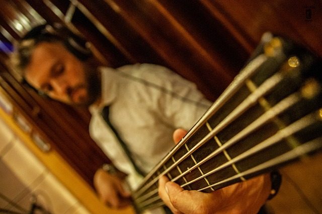 Best Bass Guitar Guide 2025: Types, Sounds & Buying Tips