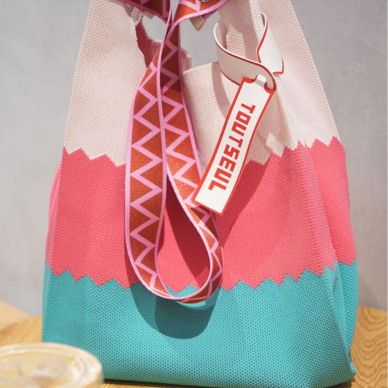 2024 Spring/Summer Niche Design Knitted Textured Three-Color Handbag Fashionable Trendy Rainbow Tote Bag