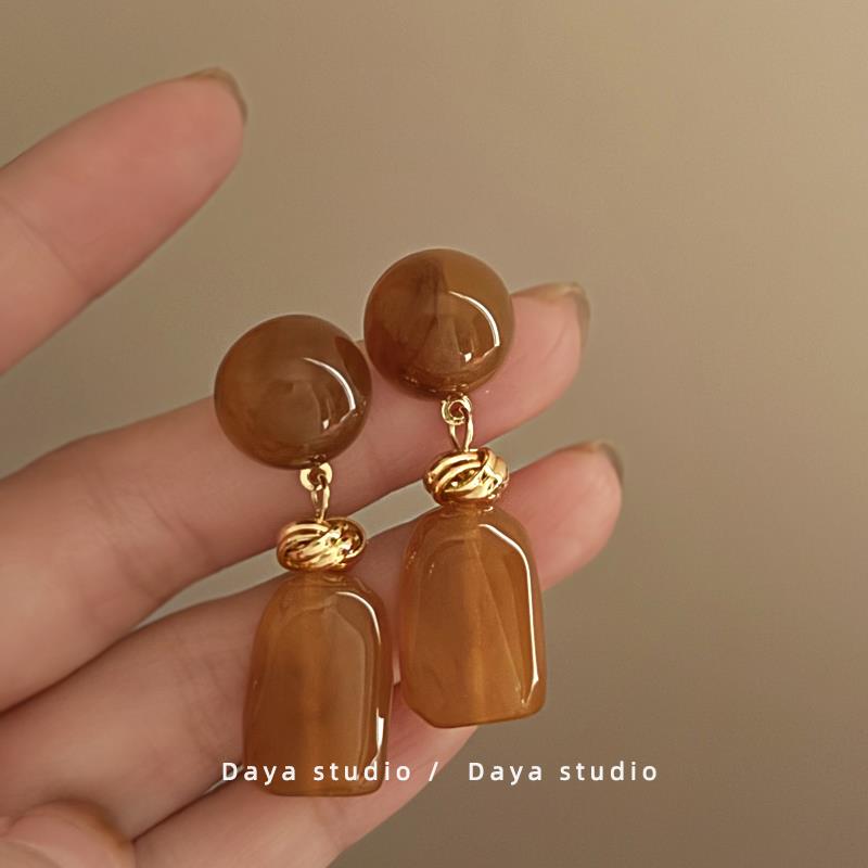 Cream Almond and Sunset Orange French Retro Acrylic Long Earrings, Light Luxury High-End Niche Design Earrings