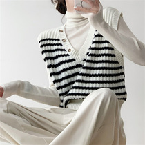 2024 Spring and Autumn New Design V-neck Knitted Vest Loose Contrast Button Striped Stacked Sweater Vest for Women