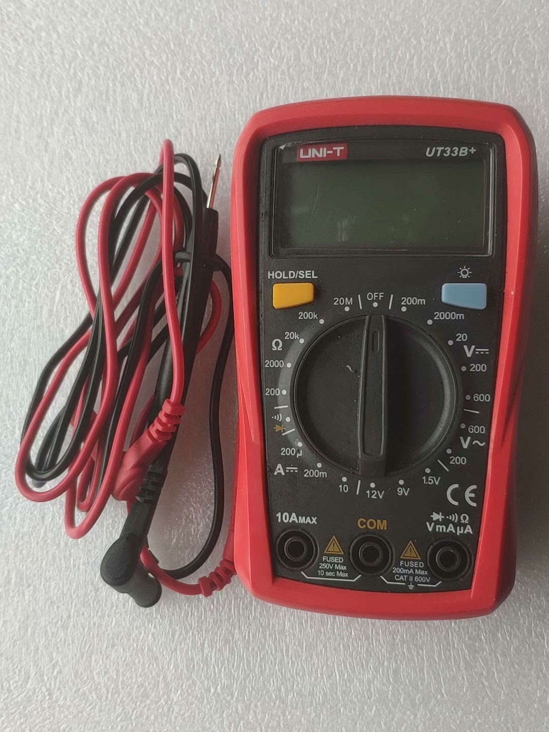 Тонкость очень новый Uni-T Brand UT33B+ мультиметр ,, функция хороший, превосходное соотношение цены и качества ,,