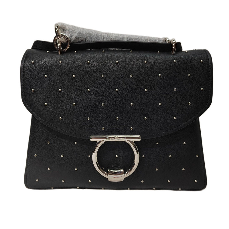 99% New, Never Used Ferragamo Ferragamo Horseshoe Buckle Shoulder Bag Handbag Women's Luxury Genuine Product 99% New, Never Used Ferragamo Ferragamo Horseshoe Buckle Shoulder Bag Handbag Women's Luxury Genuine Product