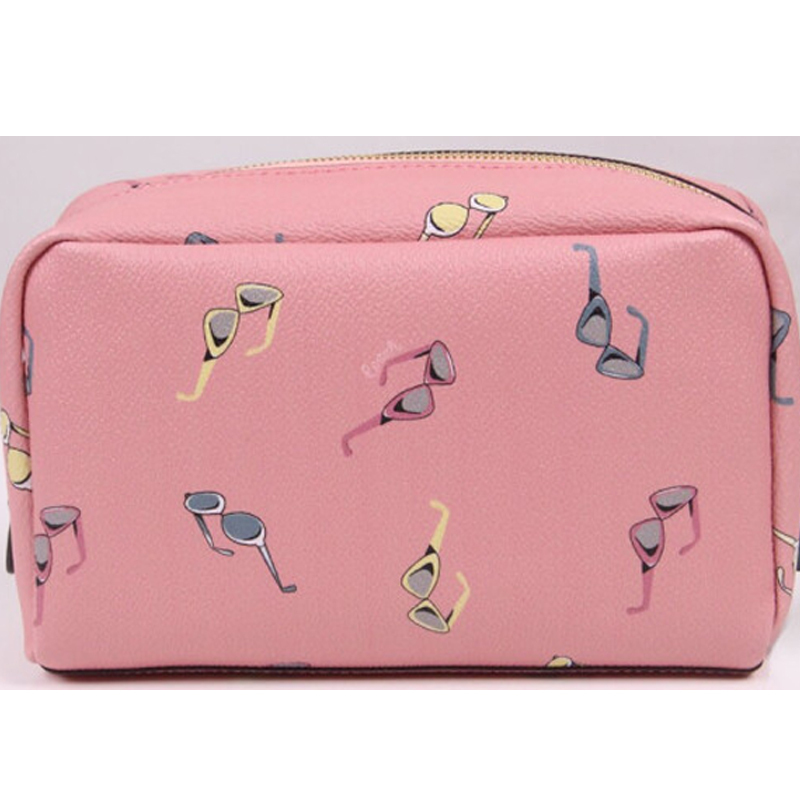 9.9 New and Unused Coach/Coach Women's Pink Leather Clutch Makeup Bag 9.9 New and Unused Coach/Coach Women's Pink Leather Clutch Makeup Bag