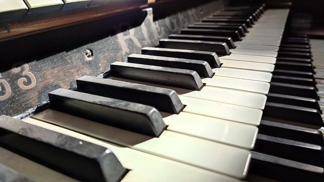 how to play silent night on piano